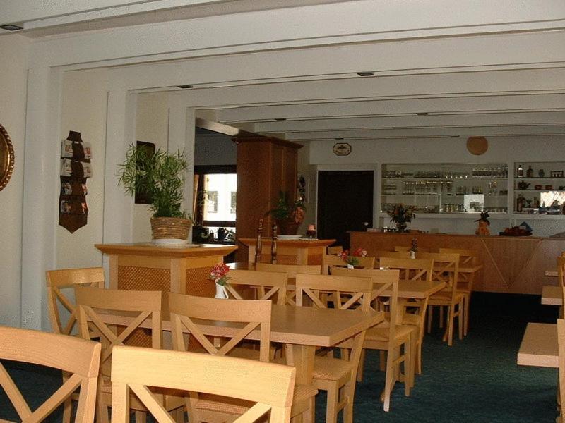 Hotel Koch Maingau Обертсхаузен Экстерьер фото