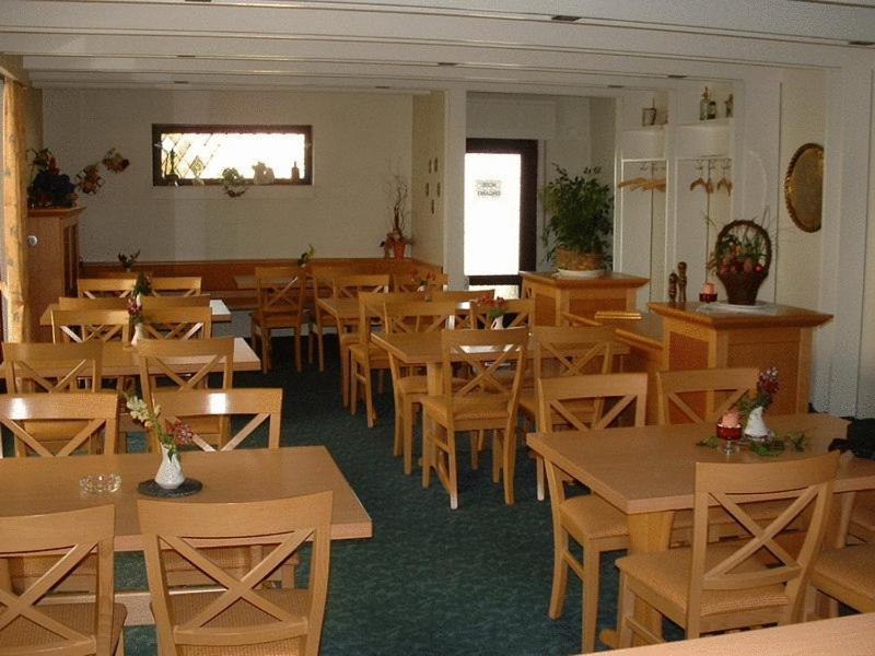 Hotel Koch Maingau Обертсхаузен Экстерьер фото